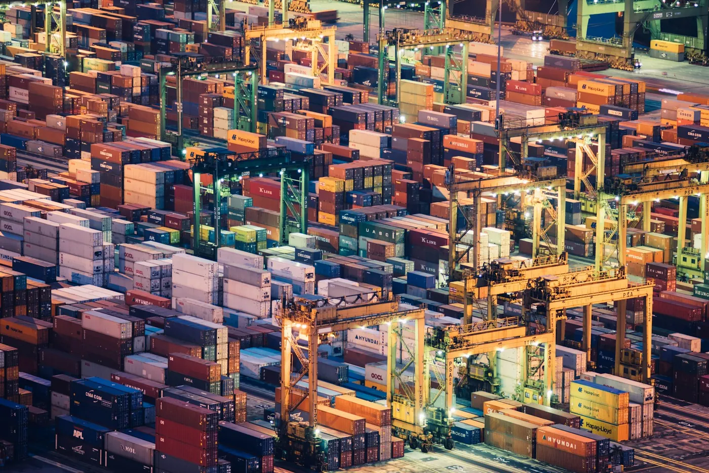 Container terminal for activated carbon export shipments